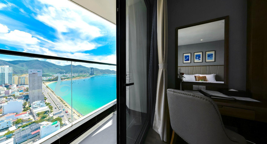 Phòng Superior View Biển và Núi Cô Tiên