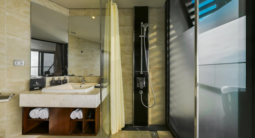 Pacific Double Room With Ocean View And Private Balcony Bathtub