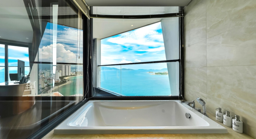 Pacific Triple Room With Ocean View And Bathtub